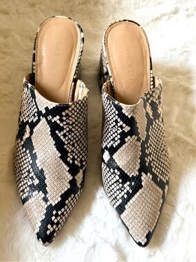 Nine West Snake Print Animal Print Slip On mules Heels - Size 9